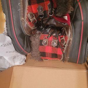 Tamarac Boots kids size 3